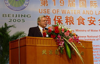 dws-icid-award-schultz-china-350px
